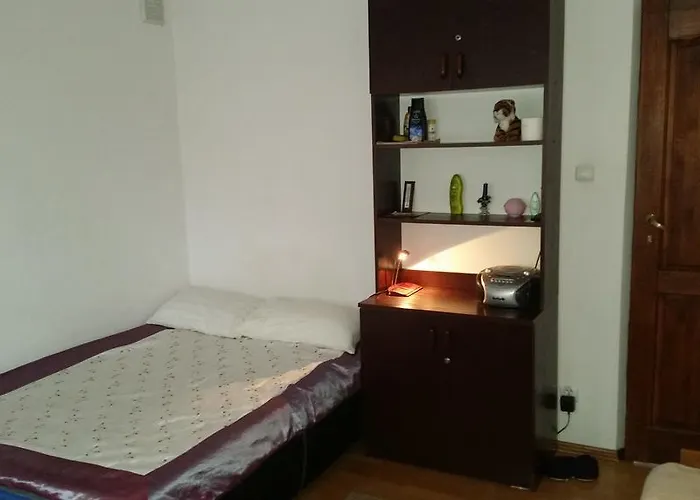 Sosnowy Dworek 홈스테이 *